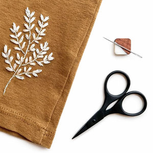 Ciseaux à broder professionnels Matryoshka à pointe fine pour la couture, le patchwork, le point de croix et les loisirs créatifs - Product Image 2
