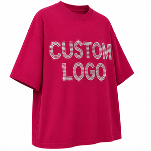 เสื้อยืดโอเวอร์ไซส์ผู้ชายสีแดง แขนสั้น คอกลม สตรีทแวร์ ลายกราฟิก ปักโลโก้ด้านหน้าด้วยเพชรเทียม ป้องกันรอยยับ ผ้าฝ้าย 100% - Product Image 1
