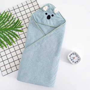 Albornoz con capucha floral para recién nacidos, verde con apliques de flores rosas, toalla con capucha para niños - Product Image 5