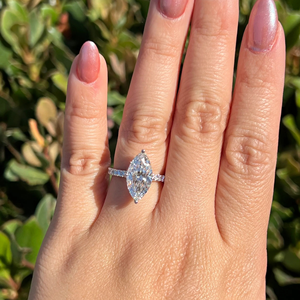 Bague de fiançailles pour femme en diamant marquise, sertie à griffes, 4,10 carats, diamant de laboratoire, alliance éternité en vermeil 14 carats, cadeau pour fête ou anniversaire - Product Image 3