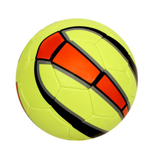ลูกฟุตบอลรุ่นใหม่ ขนาดมาตรฐานอย่างเป็นทางการ คุณภาพสูง ผลิตจาก PU กันลื่น กันน้ำ ผลิตในปากีสถาน เหมาะสำหรับการแข่งขันและการฝึกซ้อม - Product Image 4