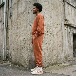 Conjunto Deportivo de Dos Piezas para Hombre, Estilo Urbano, Talla Grande, 1000g, Algodón Pesado Transpirable, Color Terracota, Verano, Diseño de Estrella de Cuatro Puntas - Product Image 6
