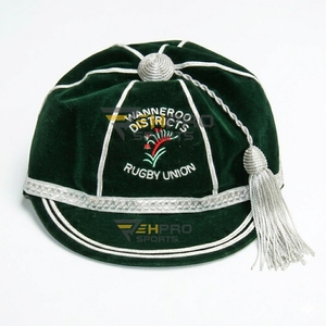 Obtenga sus gorras de rugby personalizadas. Fabricante de gorras de presentación y honoríficas con diferentes colores y borlas doradas y plateadas. - Product Image 2