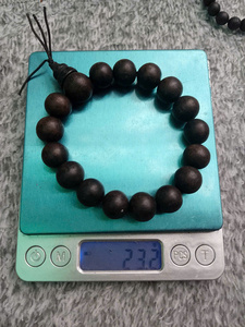 Bracelet classique en bois perlé, forme de boule noire, bijoux unisexe, poids 59,5g indiqué sur la balance - Product Image 3