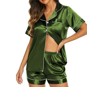 Ensemble de pyjama pour femmes, haut à manches courtes et short doux, ensemble de vêtements de nuit pour femmes de qualité supérieure, ensemble en satin respirant en vente - Product Image 1