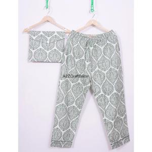 Ensemble de pyjama pour femmes à manches trois-quarts, col en V, imprimé floral romantique de luxe, respirant, séchage rapide, taille élastique - Product Image 3