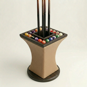 Support de queue de billard Argmac Royal Pillar – Design en cuir PU cannelé de qualité supérieure avec base lourde et support multi-queues - Product Image 2