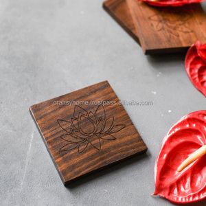 Posavasos de madera de Acacia Natural para interiores, Juego de 4 posavasos de hierro negro, hecho a mano - Product Image 2