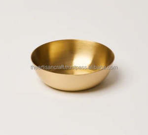 Juego de 2 Cuencos de Latón Pulido Hechos a Mano de la Mejor Calidad para Fiestas - Hermoso Diseño de Artesanía - Product Image 5