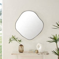 Ensemble de deux miroirs décoratifs muraux dorés contemporains asymétriques à LED sur pied en MDF argenté de 4 mm avec dos en bois SWT 2026