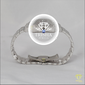 Montre de luxe en moissanite avec cadran carré rouge profond, entièrement sertie de diamants et design haut de gamme - Product Image 4