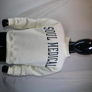 Sudadera SOUL MEDICAL con cuello simulado, 450 GSM, nombre personalizado, bordado aplicado, corte holgado, 100% algodón, felpa francesa. - Product Image 2