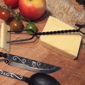 Juego de Cuchillos Medievales Forjados a Mano, Personalizados OEM, con Hoja Recta de Acero al Carbono de 3 mm de Grosor, No Ajustables, Personalizables - Product Image 4