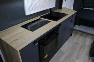 Caravane de camping tout-terrain 4x4 avec cuisine, salle de bain, espace de couchage, design léger - Product Image 2