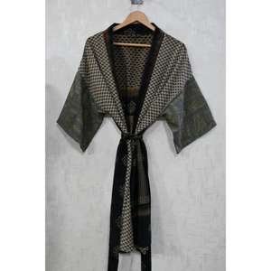 Kimono Largo Vintage de Seda con Parches, Estilo Boho, Hecho a Mano, Estampado - Product Image 2