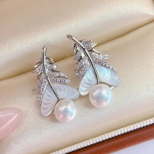 Pendientes Largos de Moda para Mujer, Cristal en Polvo de Sal Marina, Perla Blanca de Agua Dulce, Madreperla Natural, Elegantes y con Estilo - Product Image 2