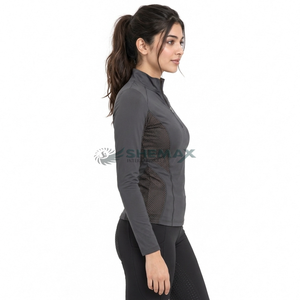 Sous-vêtement thermique pour femme, conçu avec un tissu extensible doux, coupe ajustée et matière respirante pour un confort hivernal. - Product Image 3