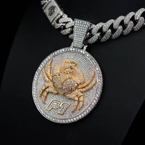 Luxira Jewels Colgante de Moissanita Corte Rey Cangrejo con incrustaciones, Plata de Ley 925, Bañado en Rodio, Estilo Hip Hop para Fiesta - Product Image 2