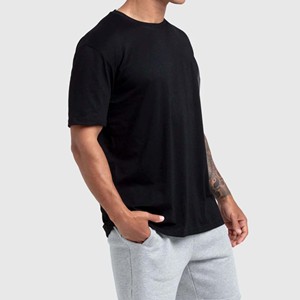 เสื้อยืดผู้ชายสีดำผ้าฝ้ายเรียบ แขนสั้น คอกลม ทรงปกติ สวมใส่สบาย - Product Image 2