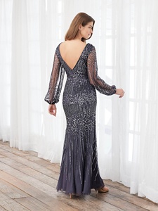 Robe de soirée élégante en sequins étincelants, longueur ras du sol, couleur platine, col en V et fente, style moulant pour clubbing - Product Image 2