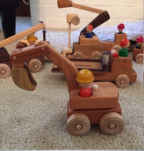 Ensemble élégant de chariots élévateurs, chargeurs et camions en bois. Design minimaliste pour les nurseries modernes. Disponible aux prix de gros. - Product Image 2