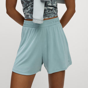 Vêtements de sport personnalisés, shorts de sport taille haute, séchage rapide, légers, shorts de course pour femmes avec poches - Product Image 1