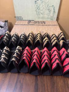 BRAND ZONE Protège-jambes en néoprène pour chevaux, pour l'extérieur, type bell boots, anti-torsion, lot de 4 - Product Image 5