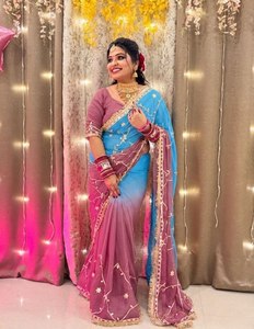 Sari en soie bleue brodé avec des détails dorés, tenue de mariage indienne traditionnelle pour femmes, longueur au sol, coupe classique - Product Image 2