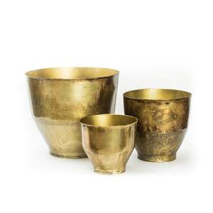 Jarrón de Metal Amarillo Moderno al por Mayor, Jarrón de Hierro Pintado a Mano |   Accesorios para el Hogar con Acabado de Esmalte de Lujo, Florero de Mesa - Product Image 6