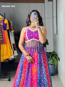 Lehenga évasé de haute qualité avec imprimés faux et motifs Kali multicolores en feuille métallisée - Blouse prête à porter imprimée et ornée de dentelle pour femme - Product Image 6