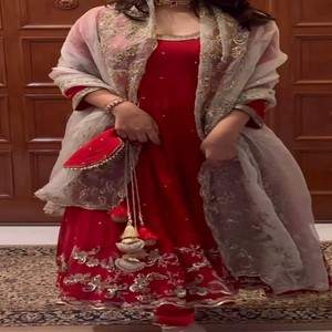 ชุดเดรส VASTRA COTTAGE รุ่น Georgette ปักด้วยด้ายและเลื่อม งานปักเต็มตัว พร้อมกระโปรงทรง Sharara แบบเต็มตัว พร้อมกางเกง - Product Image 5