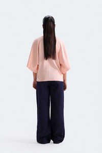 Camisetas para Mujer al Por Mayor con MOQ Bajo, Fabricadas en Pakistán, Camiseta Holgada Rosa con Mangas Anchas, Camiseta Oversize Rosa Suave - Product Image 2