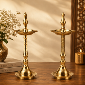 Juego de Lámparas de Aceite de Latón Hechas a Mano Kerala Nilavilakku, Diya Tradicional India, Lámpara de Pie para Puja Deepam, Decoración de Templo, Venta al por Mayor - Product Image 3