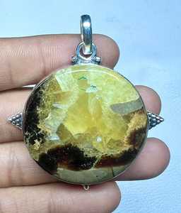 Élégant pendentif charme vintage en argent 925 jaune naturel, fait main, style bohème, avec pierre précieuse, cadeau pour elle - Product Image 1