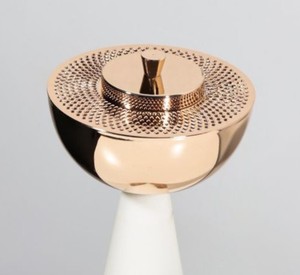 Quemador de incienso de lujo en oro rosa, Mabkhara, diseño de madera de resina, quemador de incienso Oud, Majmar árabe, soporte decorativo para fragancias del hogar - Product Image 3