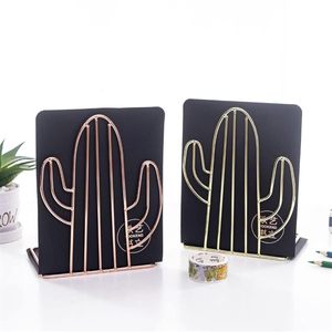 Sujetalibros Decorativos de Metal para Estantes, Organizador de Libros con Diseño de Cactus Dorado, Sujetalibros Modernos para el Hogar, Oficina y Estudio - Product Image 5