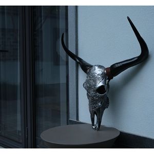 Ornamento per appendere la testa di toro ispirato all'osso in resina stile nordamericano per accenti murali - Product Image 2