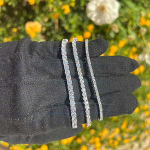 Bracelet tennis personnalisé en argent sterling 925 plaqué rhodium, serti de pierres de moissanite originales, bijoux fins faits à la main par un créateur. - Product Image 3