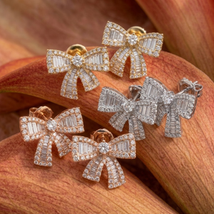 Vente en gros de magnifiques boucles d'oreilles tendance en or blanc massif 18 carats plaqué or, avec diamants véritables, 148 pièces, 1,44 carat, taille baguette - Product Image 6