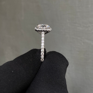 Anillo de Halo de Plata 925 Chapado en Oro con Diamante Moissanita, Corte Cojín, Engaste de Garras, para Boda y Compromiso, para Mujer - Product Image 3