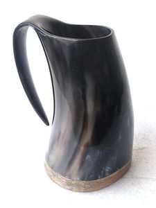 Jarra de Cerveza Vikinga Hecha a Mano, Ecológica, de Cuerno de Búfalo Natural, Jarra Rústica para Beber con Asa, Reutilizable - Product Image 3