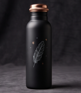 Bouteille d'eau en cuivre émaillée artisanale, motif plume noire de luxe, flacon ayurvédique pour le fitness, récipient écologique pour boissons - Product Image 5
