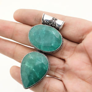 Colgante hecho a mano con relleno de plata y piedra preciosa de esmeralda ovalada - Product Image 4