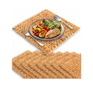 Sets de table carrés en jacinthe d'eau naturelle tissés à la main, décoration d'intérieur, table à manger, du Vietnam - Product Image 1