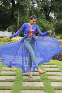 Kurti informal holgado hasta el tobillo para mujer, estilo India-Pakistán, con estampado Leheriya en georgette sintético y patchwork Kutchi. - Product Image 2