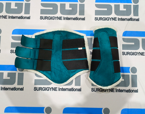 Protège-tendons en velours vert turquoise avec fourrure pour chevaux – Équipement d'équitation - Product Image 5
