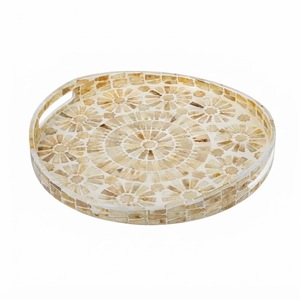 Bandeja de servir redonda de lujo con incrustaciones de nácar, plato decorativo de mosaico de conchas hecho a mano con asas para mesa de centro o otomana - Product Image 1