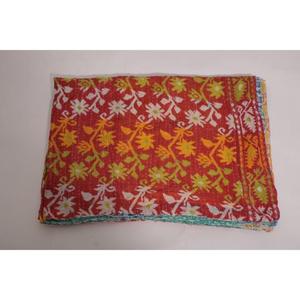 ผ้าห่มกันธาลายดอกไม้สไตล์วินเทจ ผ้าฝ้ายอินเดีย โบโฮ ผ้าคลุมเตียง ผ้าห่มสองด้าน ทำมือ เป็นมิตรกับสิ่งแวดล้อม ซักได้ จากราชสถาน - Product Image 3