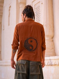 Chemise Kurta en coton biologique pour homme, chemise en coton Khadi écologique et respirante, pour la méditation et les occasions décontractées, vêtements de plage d'été - Product Image 3