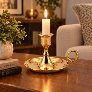 Support à bougie vintage en laiton avec poignée incurvée et plateau rond, bougeoir conique fait main, décoration de table, vente en gros - Product Image 2